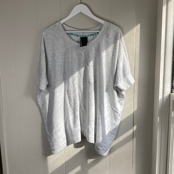 Dolan Los Angeles French terry sweatshirt style poncho with pockets - Picture 1 of 8